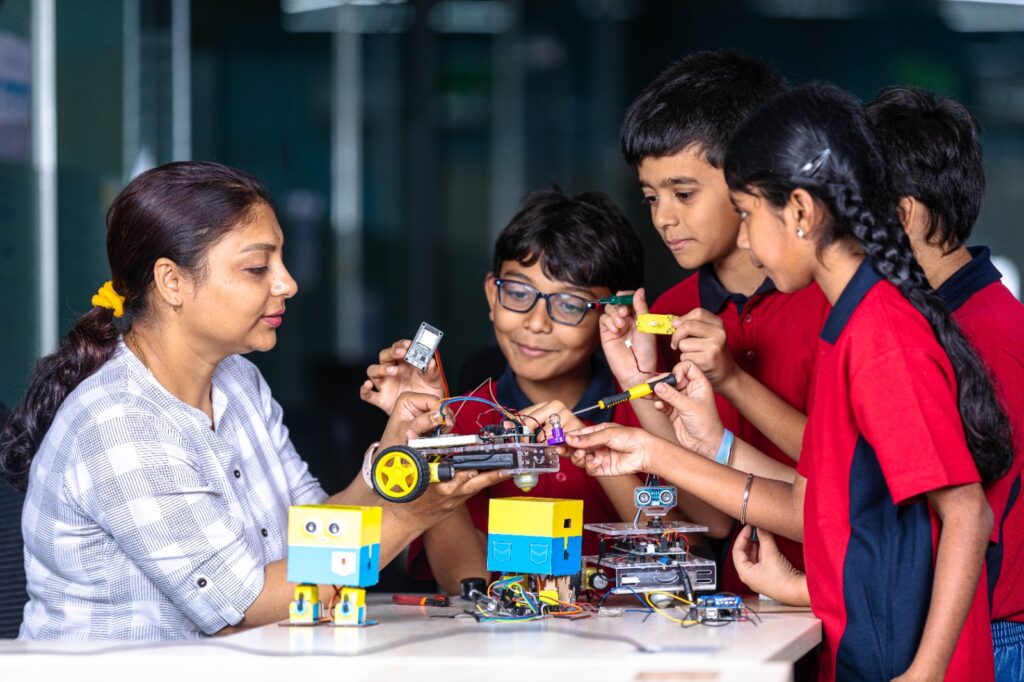 Students learning on Robotics