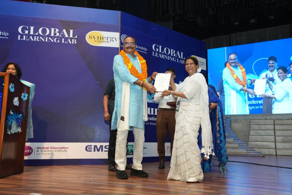 Dr Sunita Gandhi with Shri Brajesh Pathak Dy Chief Minister of Uttar Pradesh at the launch of Global Learning Lab in Lucknow