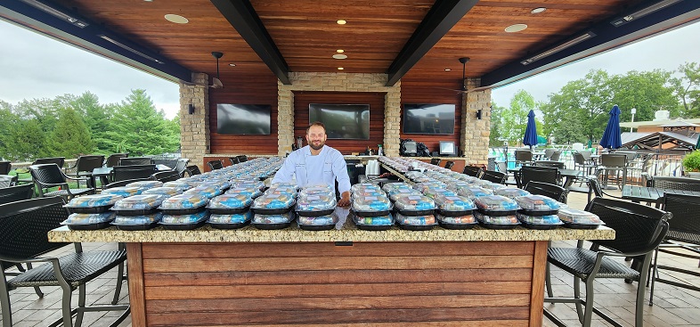 Chef Blake Hammond at St. Louis Youth Hockey Foundation Golf Tournament